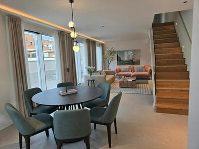 Luxury 3BDR Central Location