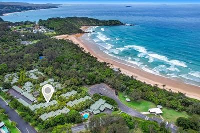 Luxury Beachside Villa- Aanuka Beach Resort