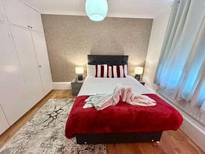 Beautiful Family Apartment Near Park Lane