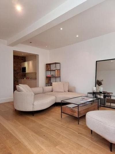 Hyde Park Mews