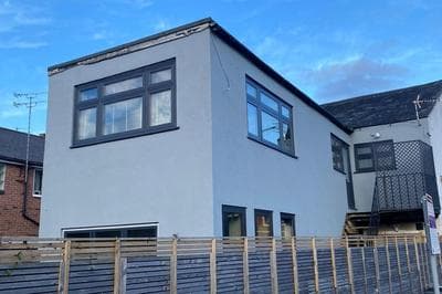 Town Centre Modern 1 Bed self-contained Apartment