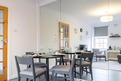 Spacious & Modern Flat close to Paddington Station