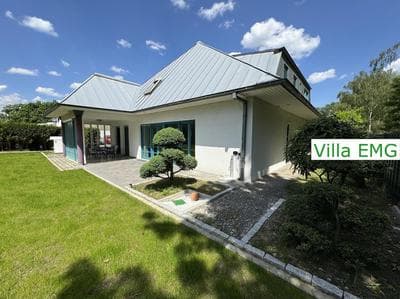 Ferienhaus Villa EMG Gelsenkirchen nah Essen Dortmund mit Pool und Garten für Familien Gruppen bis 21 Personen