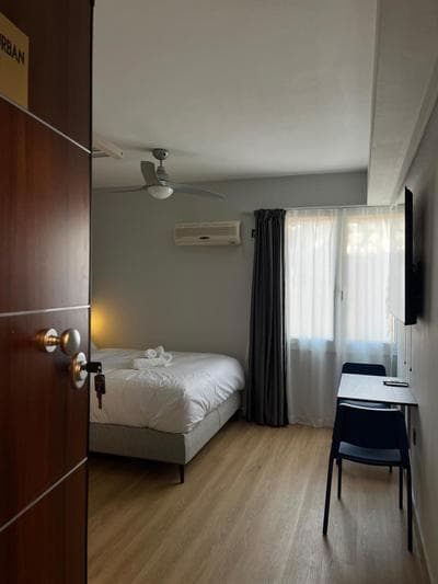 Central Urban Suite by Zeussuites