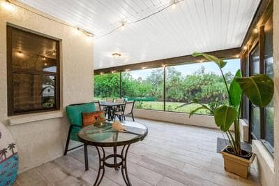 Lake House Fishing Canal Pet Friendly Modern