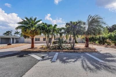 Luxury Water Front, Heated Pool & Jacuzzi, 5bdrm