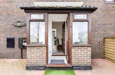 Modern Room with Bathroom & Garden in a Shared House - No Kitchen