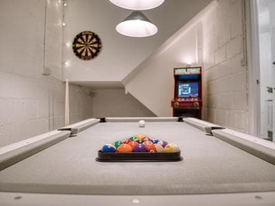 London Fulham - hot tub, parking, games & arcade