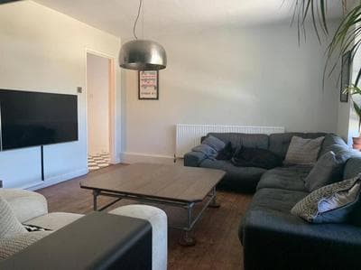 Chic 3-Bed Flat in Hackney, Close to Victoria Park