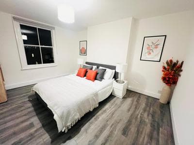 4 Bed Apartment- Highgate Station