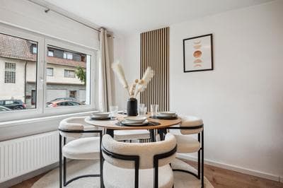 Malu Rooms - ruhige Lage, Erdgeschoss, SmartTV, Netflix, 24h Checkin,