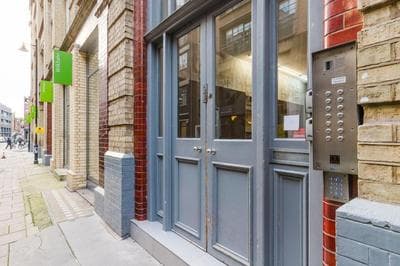 Blueground Clerkenwell furnished ready LON-600