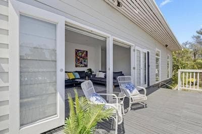 Rye Beach Retreat - newly renovated with private garden and alfresco dining