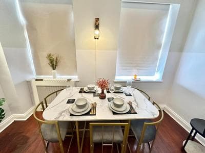 Hyde Park One Bedroom Apartment