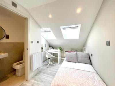 Morden Battersea Studio 4
