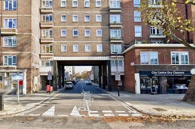 2-Bedroom Flat Near Euston Station, Central London