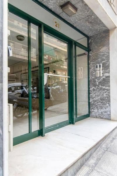Nataly's Vibrant 2BR - 4 mins walk to Acropolis