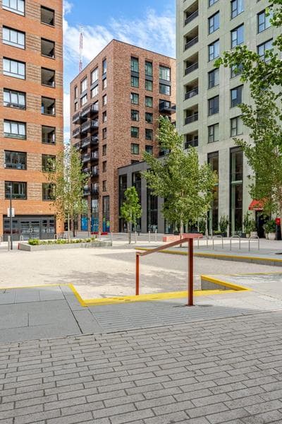 Elegant Stratford Apartment- Near Tube, O2 Arena, Canary Wharf and Olympic Park