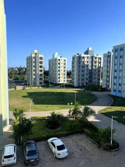 Zanzi modern 2 bed apartment GF