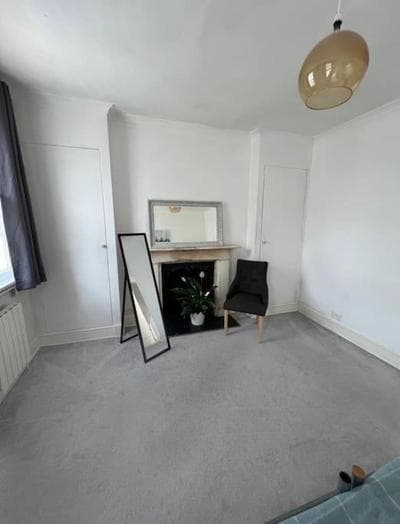 3 Bedroom Apartment in Victoria, Central London