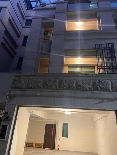 Lane 82 Hostel