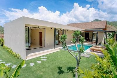 Elegant 3 Bdr Villa , beach 3 mins walk