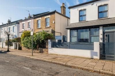 Modern 3BDR Wimbledon Town Centre