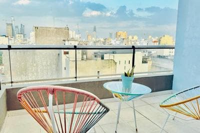 Apartamento con terraza y vistas