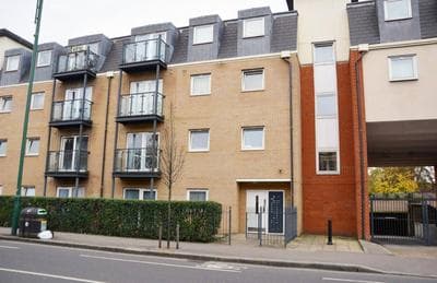 Cosy London Apartment in Bushwood