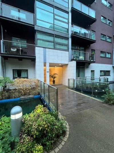 Modern Flat in Battersea