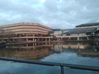 Beautiful apartment in Kew, Richmond London with Free Underground Parking Balcony