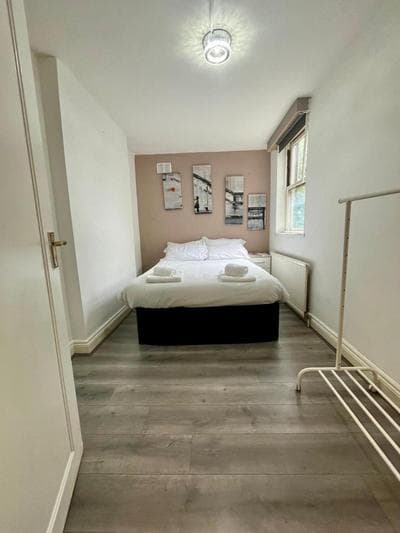 1 bedroom Garden Flat in London For 4