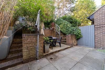 Elegant Garden Apartment Steps from Portobello Road