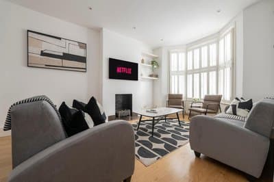 Fulham Spacious 4BD Home | Parking & Garden | WiFi