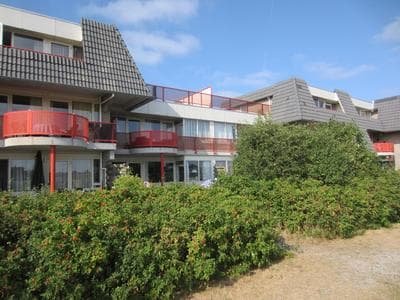 Duinzicht, ruim appartement met terras op de begane grond nabij strand