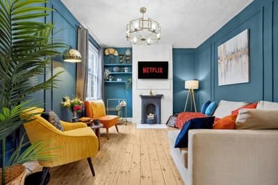 Stylish Edwardian Escape in Southwark 3 bedroom Maisonette by Gold Stays
