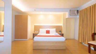 RedDoorz at LuxeLite Suites Makati