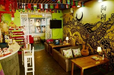 Yangshuo How Flowers Hostel & Party Coliving Coworking Nomads