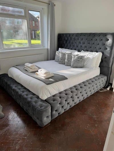 Cosy 2-bed Maisonette with Private Garage in Wembley
