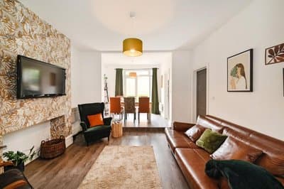 Croydon, victorian garden maisonette, free parking, Gatwick accessible