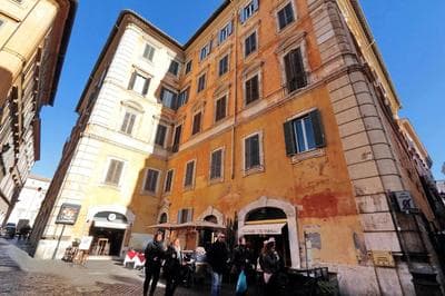 Pantheon Family Romantic Suite
