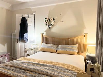 Spacious room in House