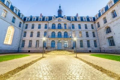 La Parenthèse Envoutée
