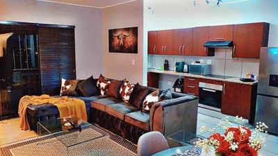 Malaika Luxurious Crib, Jackal Creek Golf Estate, Northriding