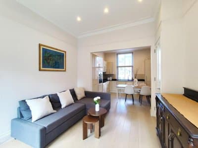 Flat C - Montagu St Residence
