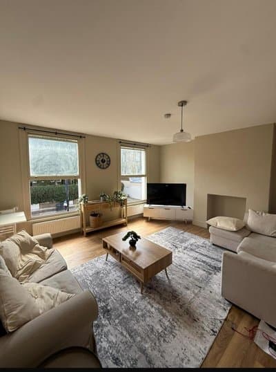 Stokey Skyline Retreat With Balcony