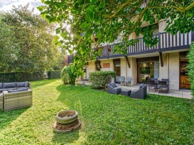 Deauville Lovely Flat with Private Garden