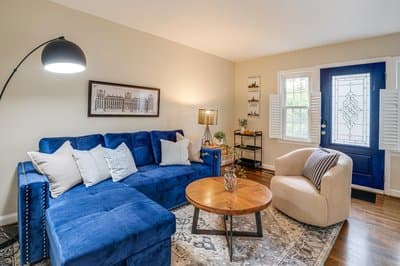 1 Mi to Old Town Alexandria: Townhome w/ Patio