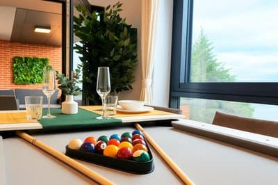 Uxbridge Residences - Private Terrace - Opposite Piccadilly Line 20min SOHO Oxford Street