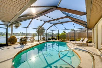 Private Pool! Lakefront Paradise in Port Charlotte